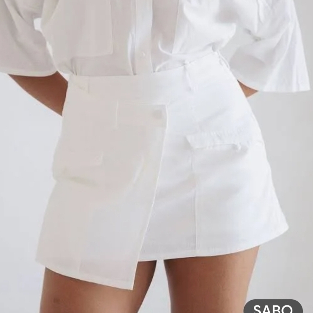 Crisp White High-Waisted Skorts